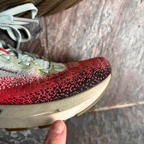 Brooks Levitate 2 Sneakers Size 8 - Picture 12 of 16